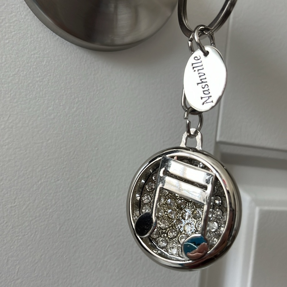Nashville music keychain